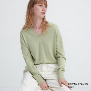 UNIQLO 100pct Extra Fine Merino V Neck Jumper Green | KRDANFE-37