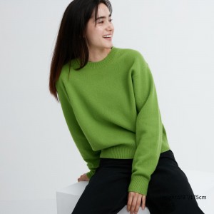 UNIQLO Premium Lambswool Crew Neck Jumper Green | AXYTPQM-49